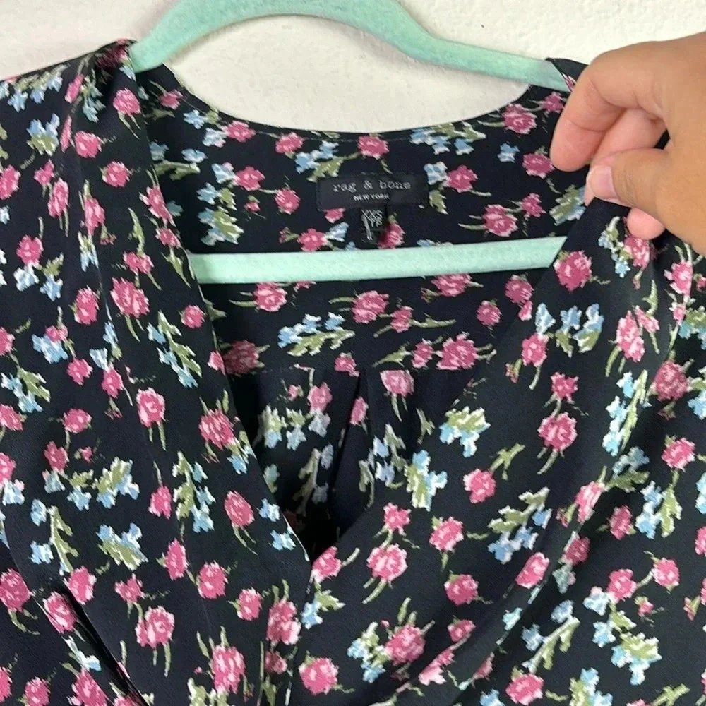 Rag & Bone 100% Silk Shields Short Sleeve Top V-neck Floral Blouse sz XXS / TTP